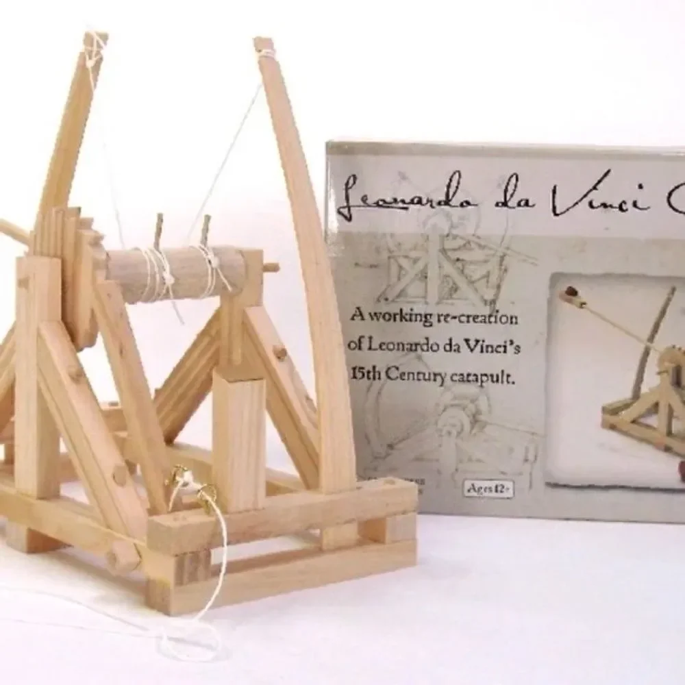 New in Box Leonardo da Vinci Catapult Wooden kit - Great Gift Idea!